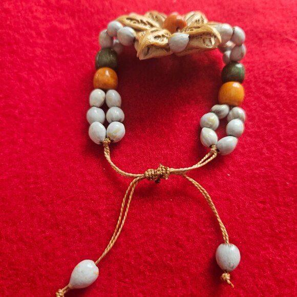 Bracelet of seeds and cats claw pods - Picture 5 of 5